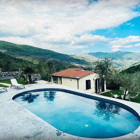 Casa Vacanze Gli Ulivi Borgomaro ภายนอก รูปภาพ