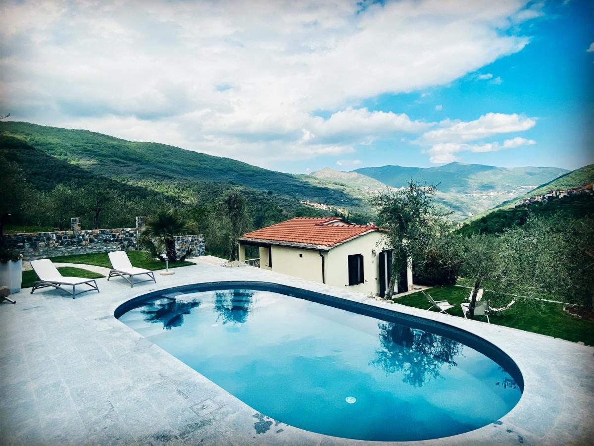 Casa Vacanze Gli Ulivi Borgomaro ภายนอก รูปภาพ