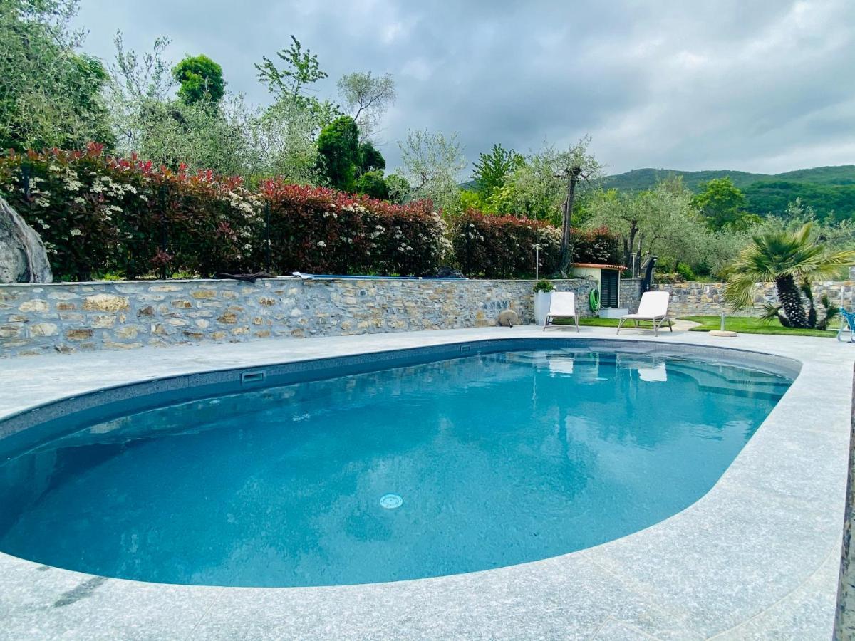 Casa Vacanze Gli Ulivi Borgomaro ภายนอก รูปภาพ