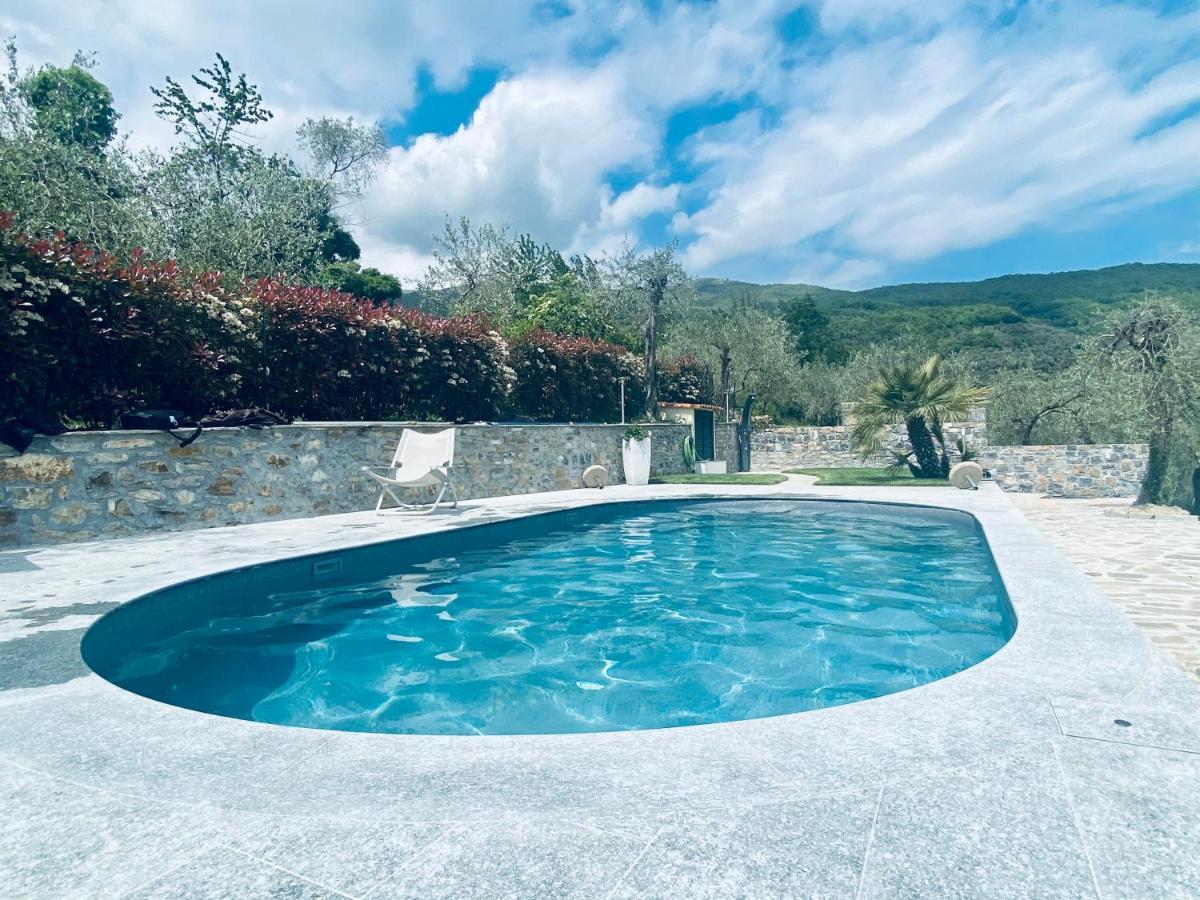 Casa Vacanze Gli Ulivi Borgomaro ภายนอก รูปภาพ