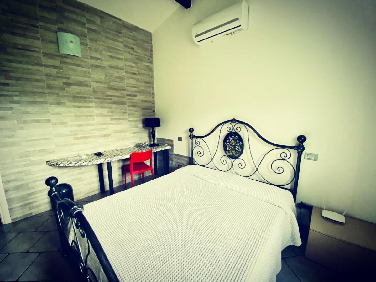 Casa Vacanze Gli Ulivi Borgomaro ภายนอก รูปภาพ