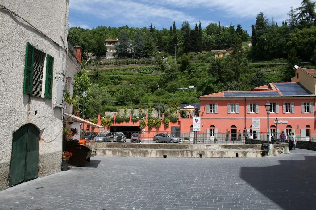 Casa Vacanze Gli Ulivi Borgomaro ห้อง รูปภาพ